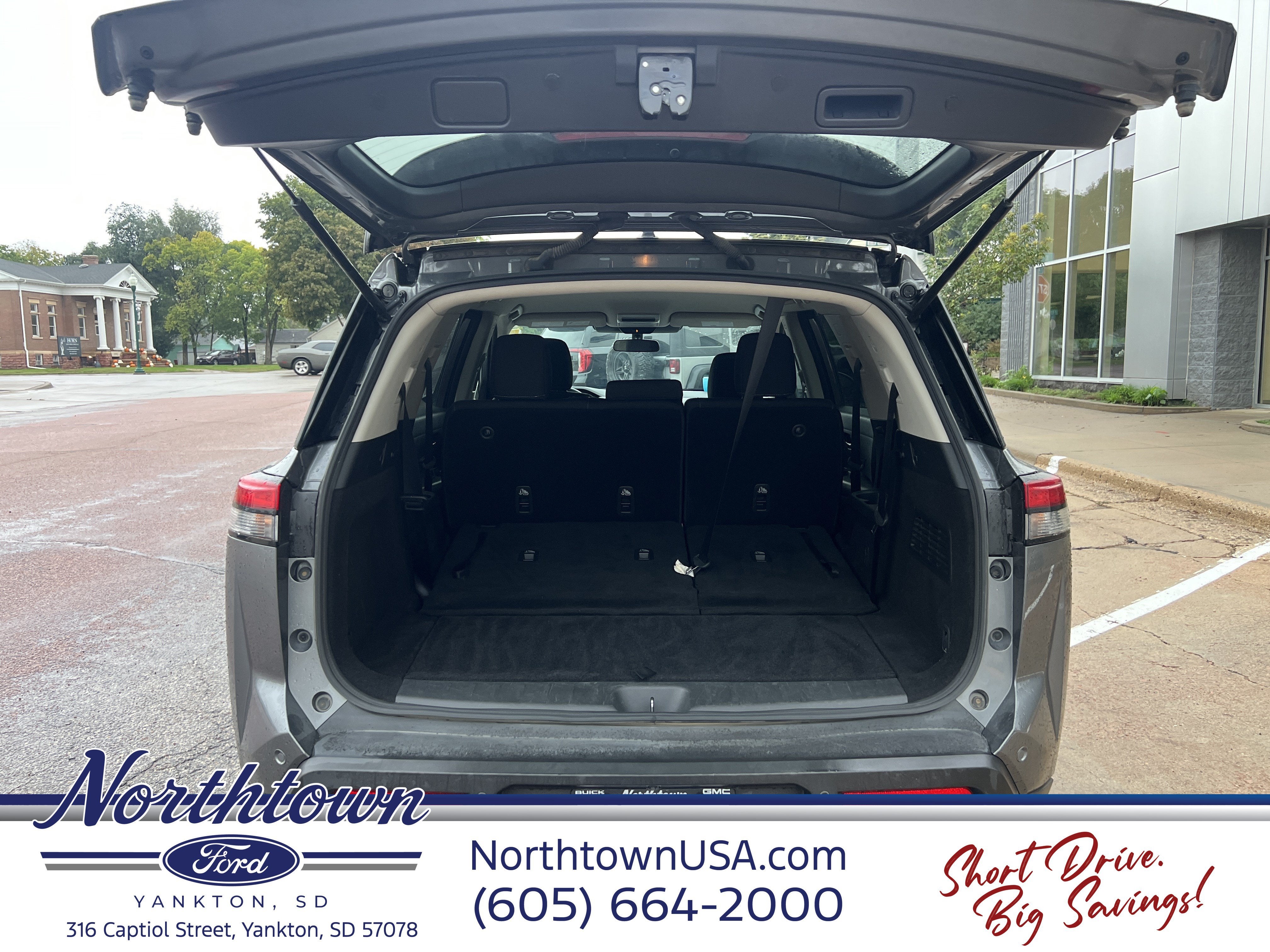 2024 Nissan Pathfinder S