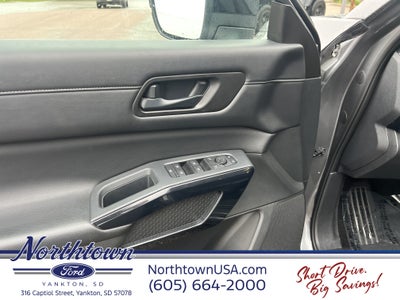 2024 Nissan Pathfinder S