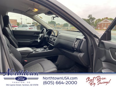 2024 Nissan Pathfinder S