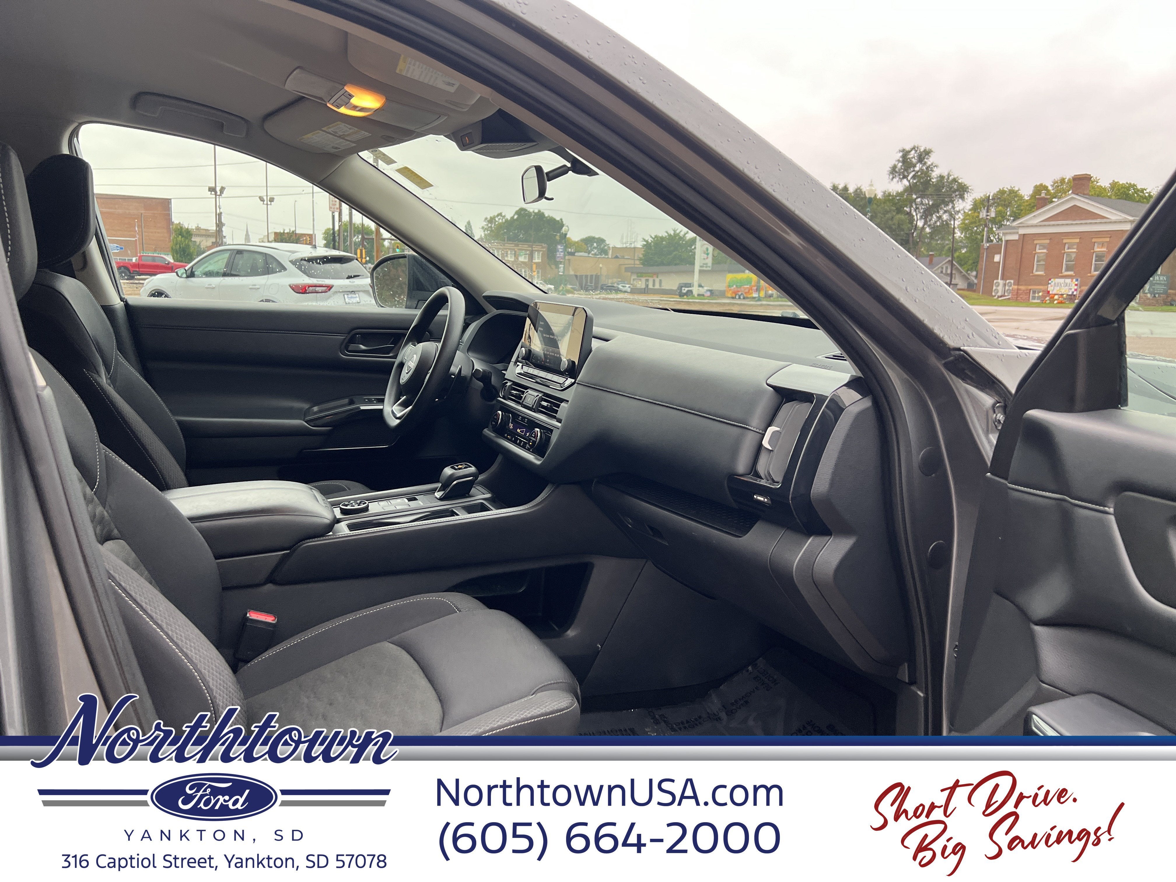 2024 Nissan Pathfinder S