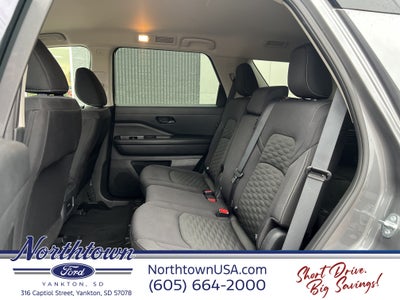 2024 Nissan Pathfinder S