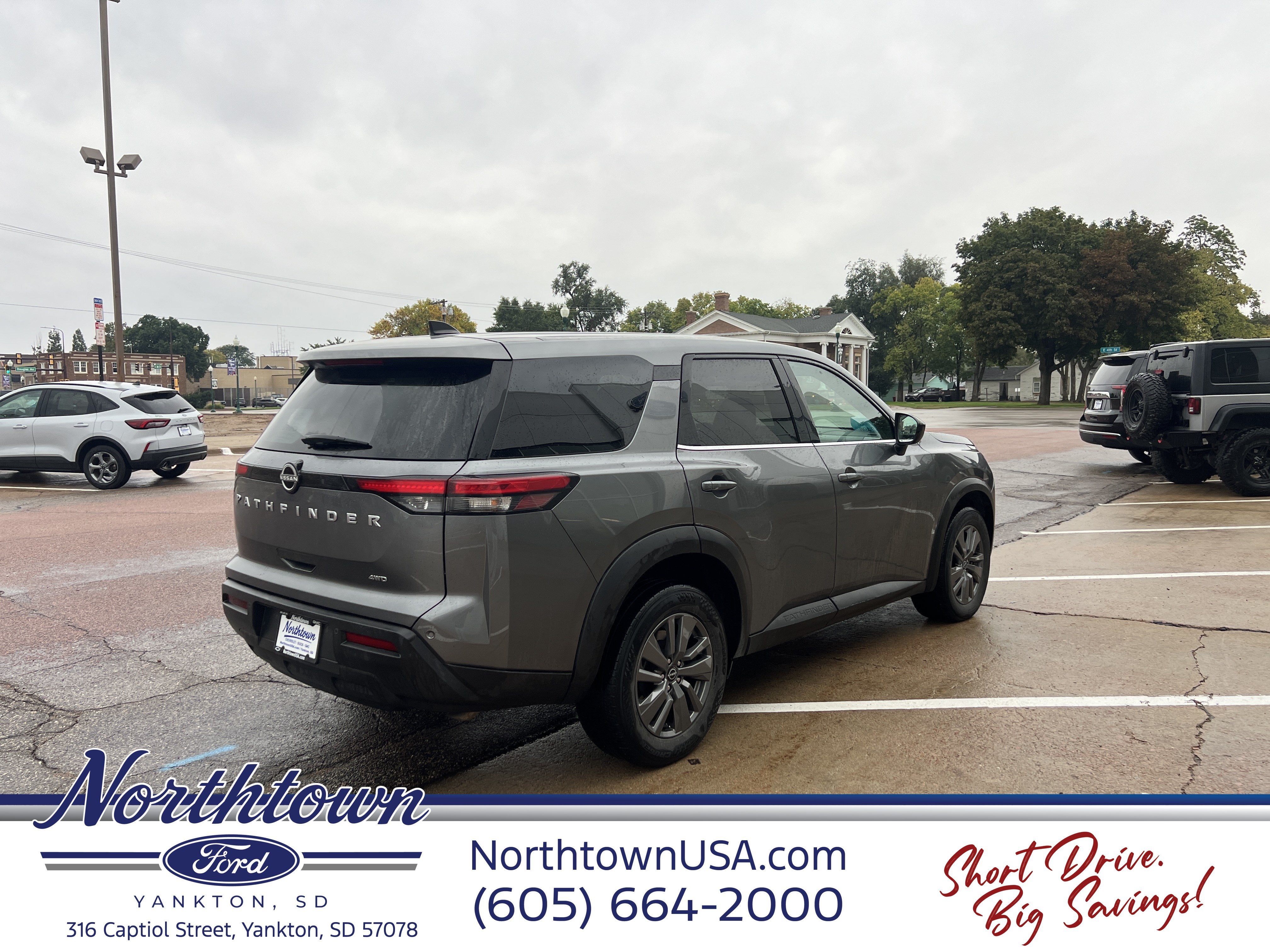 2024 Nissan Pathfinder S