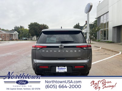 2024 Nissan Pathfinder S